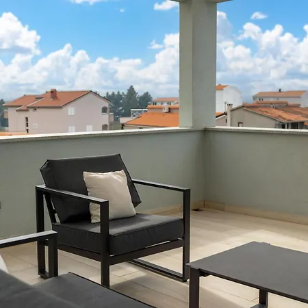 Apartman Palma And Luxury Penthouse For A Family With Swiming Pool,Parking,Terrace,Panoramic View At The Sea,Podstrana Exterior photo