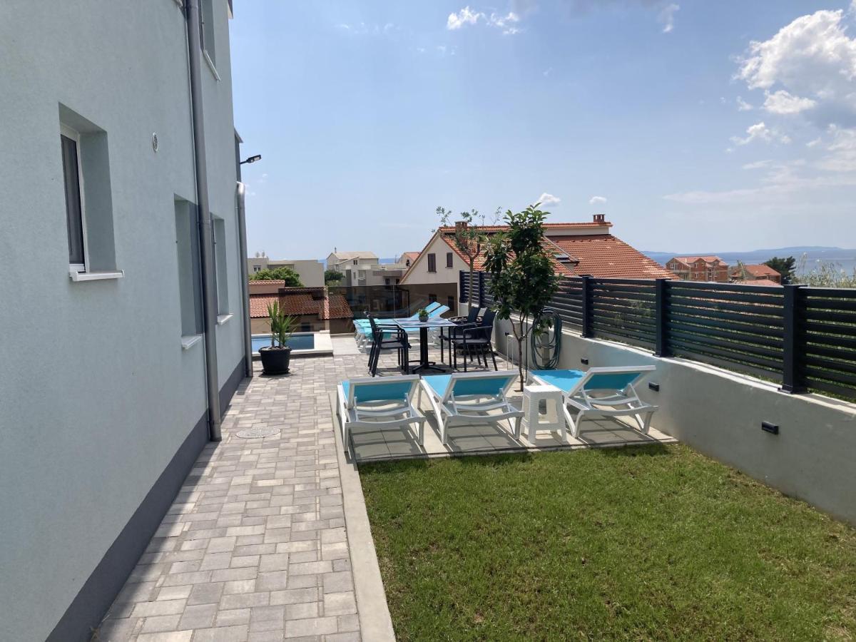 Palma And Luxury Penthouse For A Family With Swiming Pool,parking,terrace,panoramic View At The Sea,podstrana Apartman