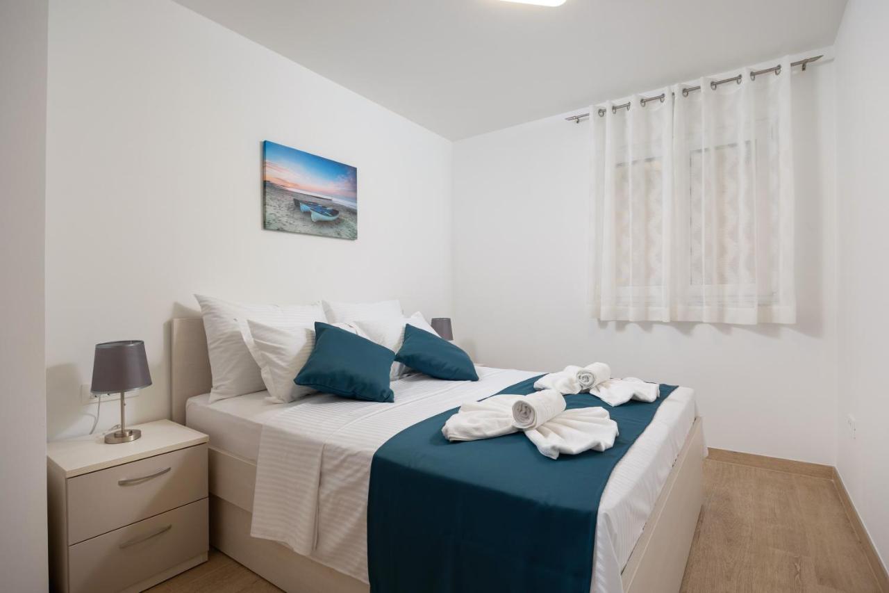 Palma And Luxury Penthouse For A Family With Swiming Pool,parking,terrace,panoramic View At The Sea,podstrana * Podstrana