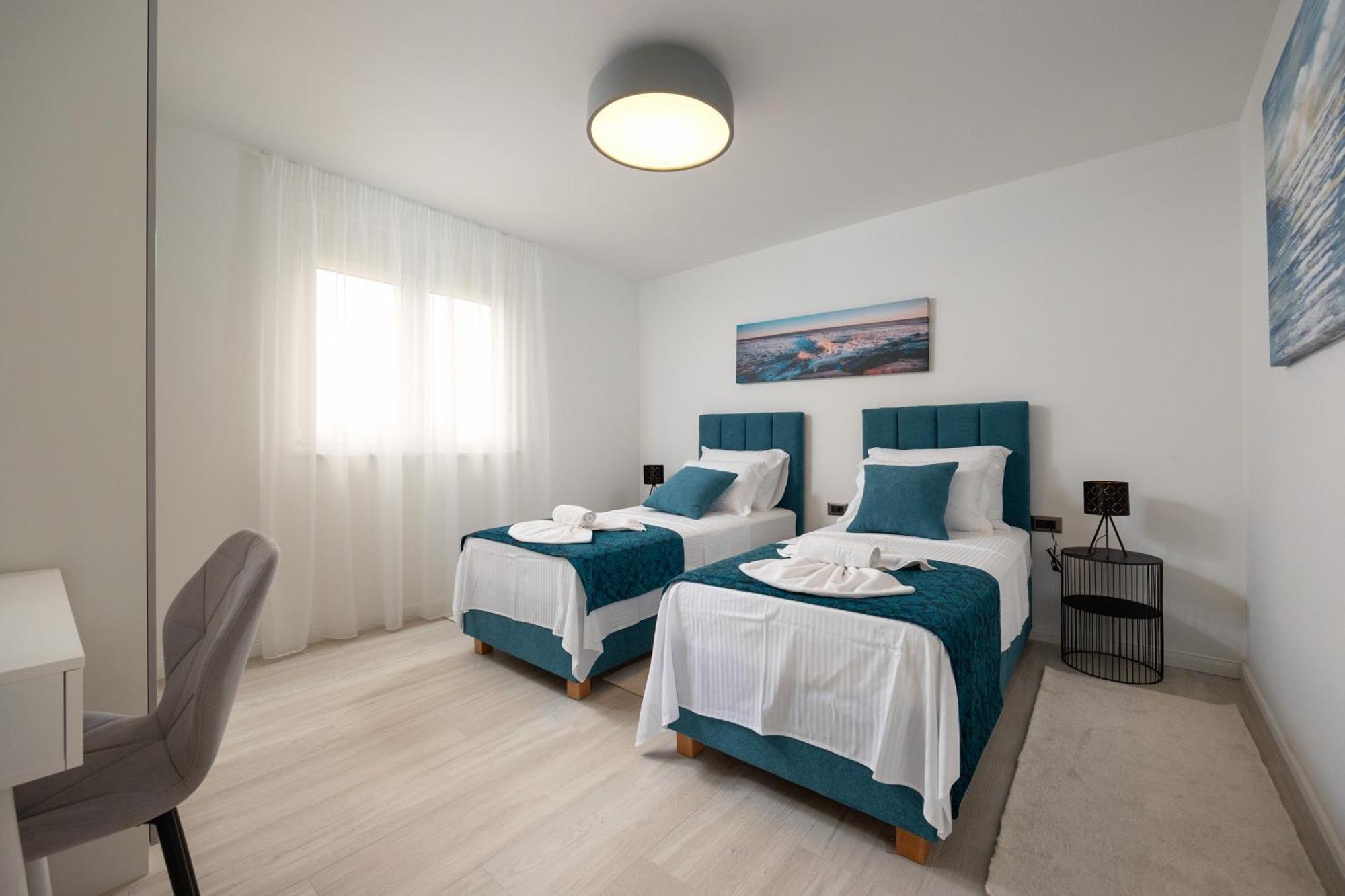 Palma And Luxury Penthouse For A Family With Swiming Pool,parking,terrace,panoramic View At The Sea,podstrana *