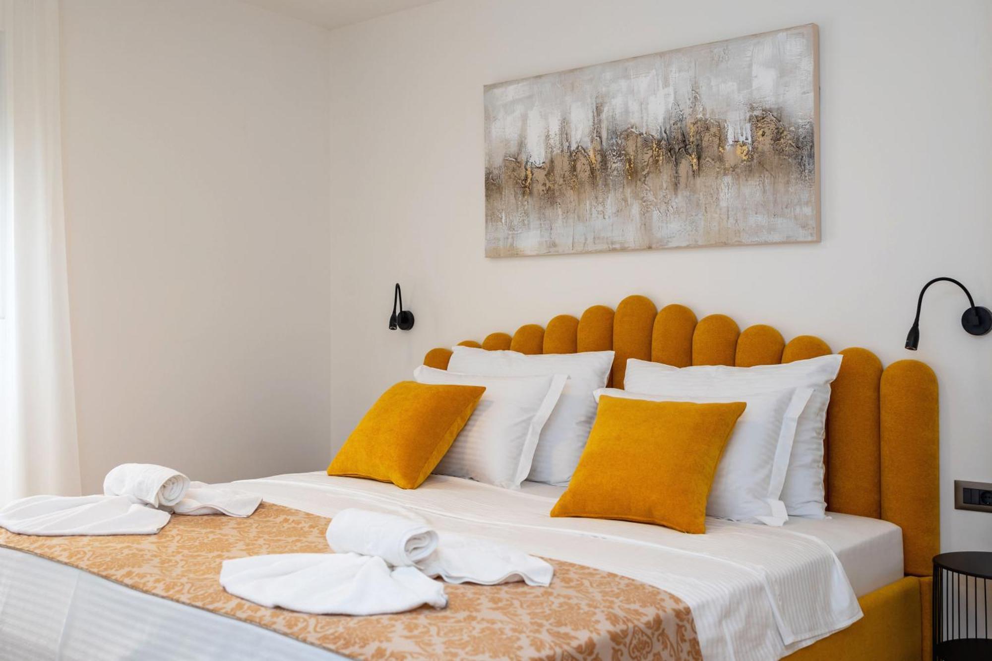 Palma And Luxury Penthouse For A Family With Swiming Pool,parking,terrace,panoramic View At The Sea,podstrana